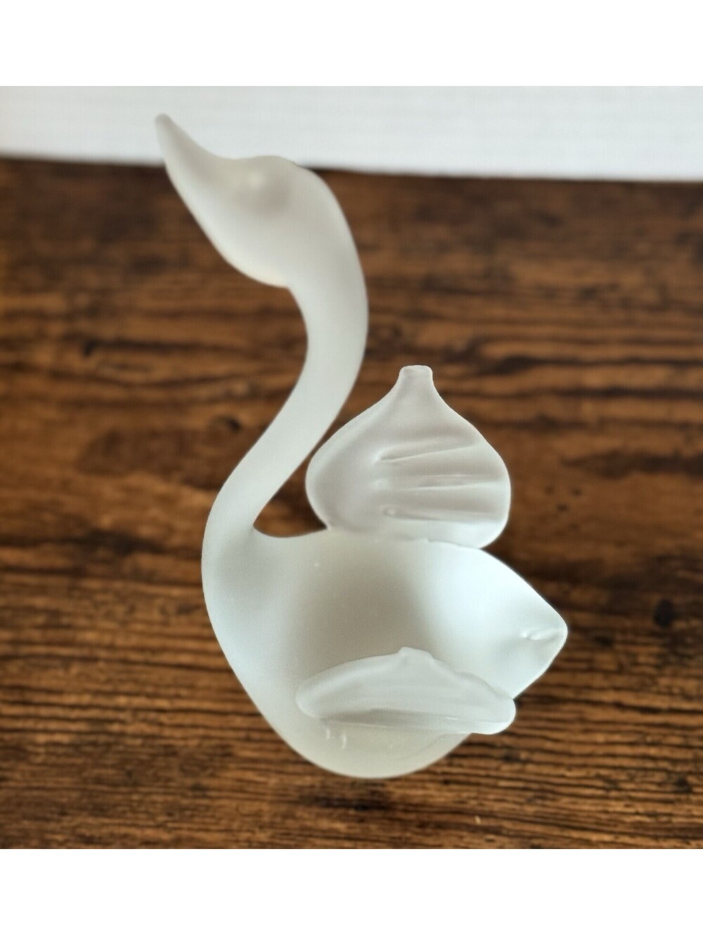 Vintage frosted art white crystal glass swan 5.75” figurine